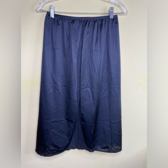 Vassarette Black Half Slip With Slit Size Medium - Picture 1 of 6